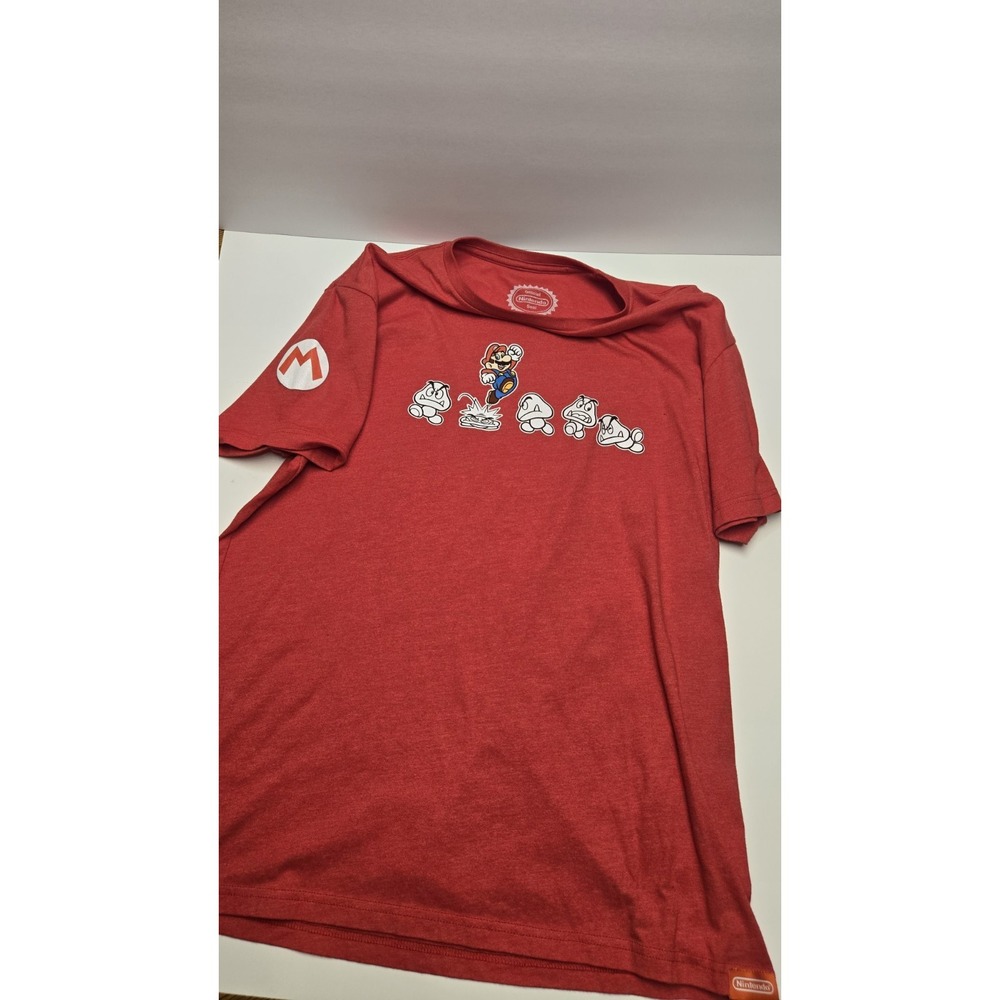 Nintendo Super Mario Goomba Stomp Red Graphic T-Shirt Mens XL Sleeve Logo Patch